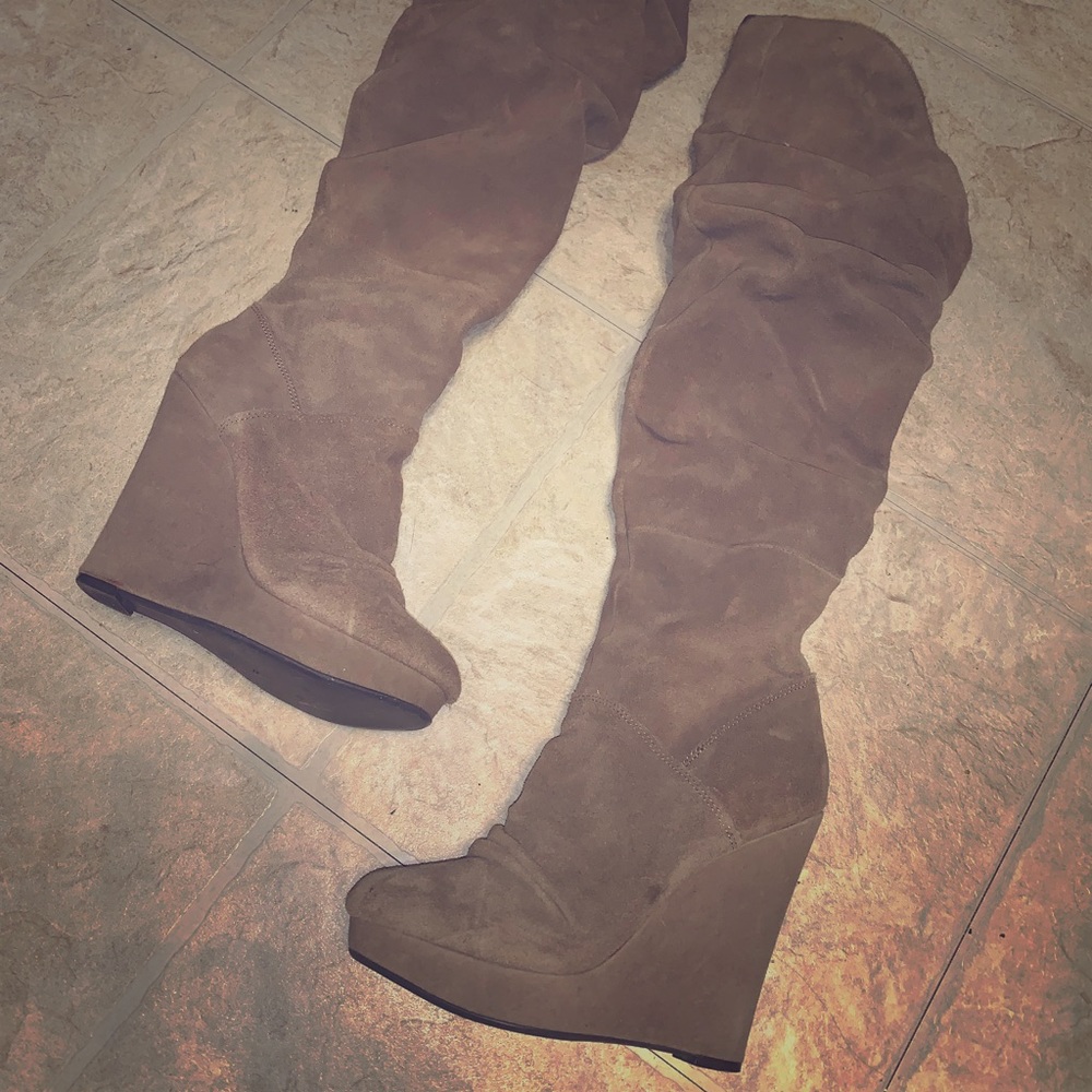 STEVE MADDEN WEDGE BOOT